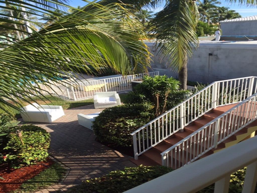 Luna Paradise By The Sea Lauderdale-by-the-Sea Exterior photo